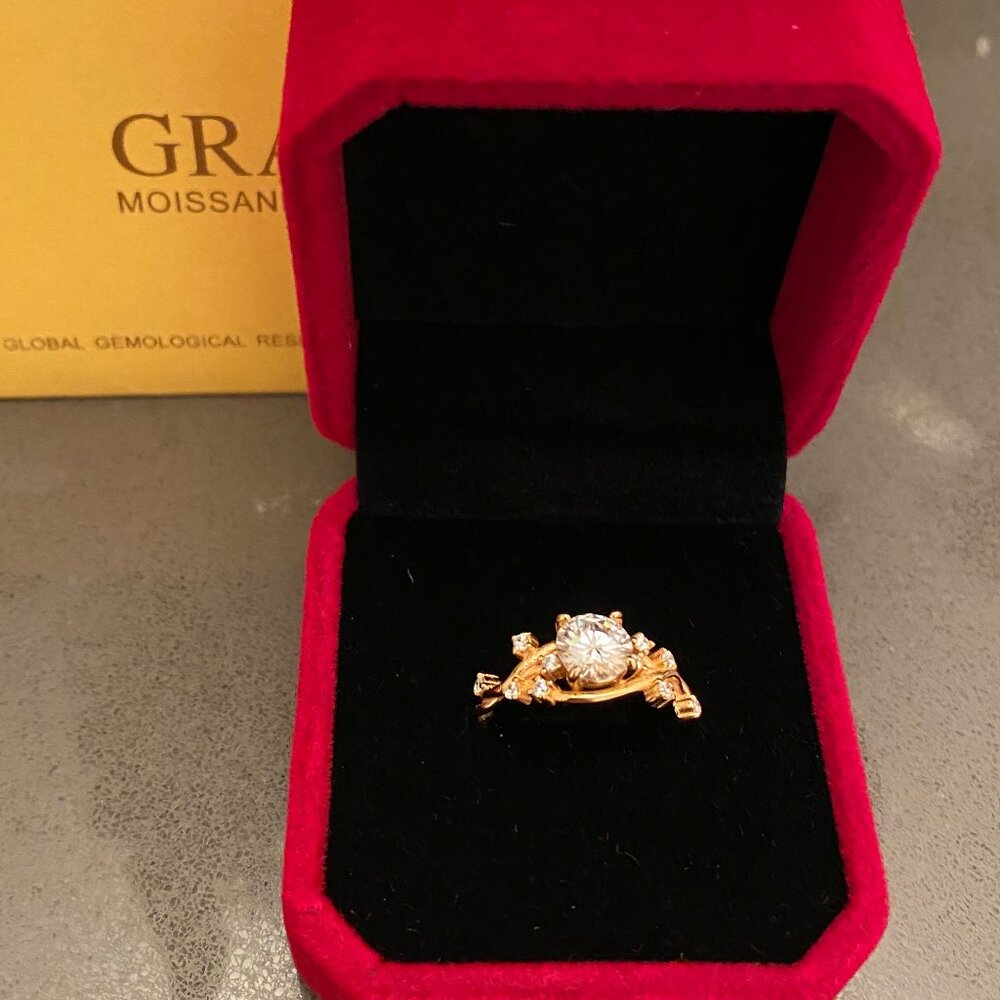 Moissanite 1-Carat Round Cut Ring Size 7 - Picture 4 of 10